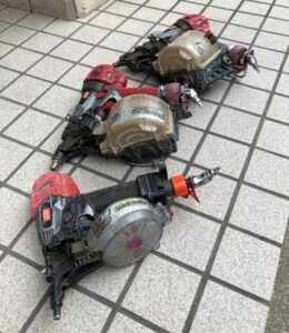 高圧くぎ打ち機