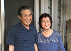 ヒナの成長を見守る森下さんご夫婦